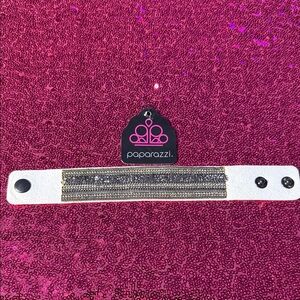 Paparazzi White and Silver Snap Bracelet